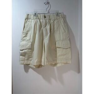 Tommy Bahama men’s cream color relax coastal key shorts size M.   #17-0402